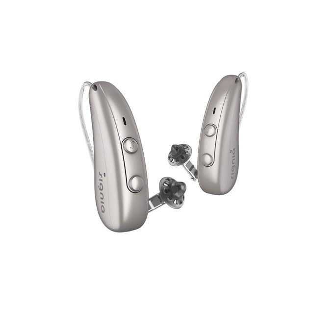 Zwei Signia Pure Charge&Go IX Hinter-dem-Ohr-Hörgeräte in der Farbe Champagner